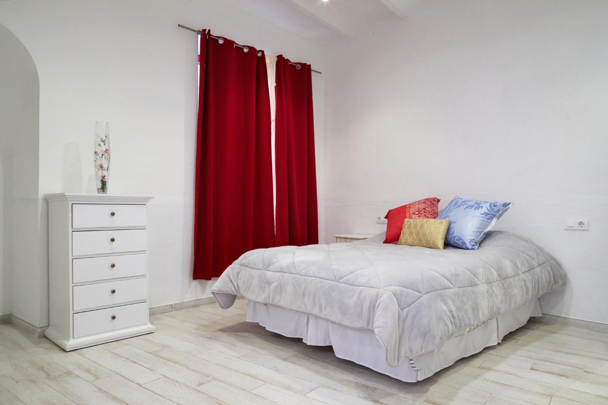 Loft Con Encanto En El Corazon Historico De Peralada Buitenkant foto
